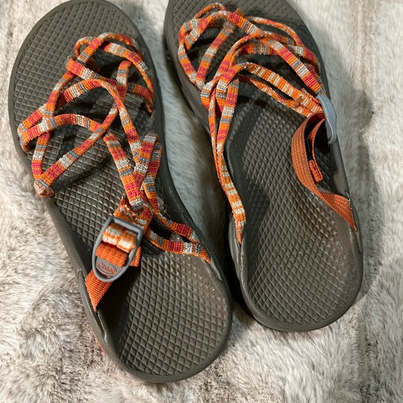 Chaco sandals like new - Picture 1 of 3